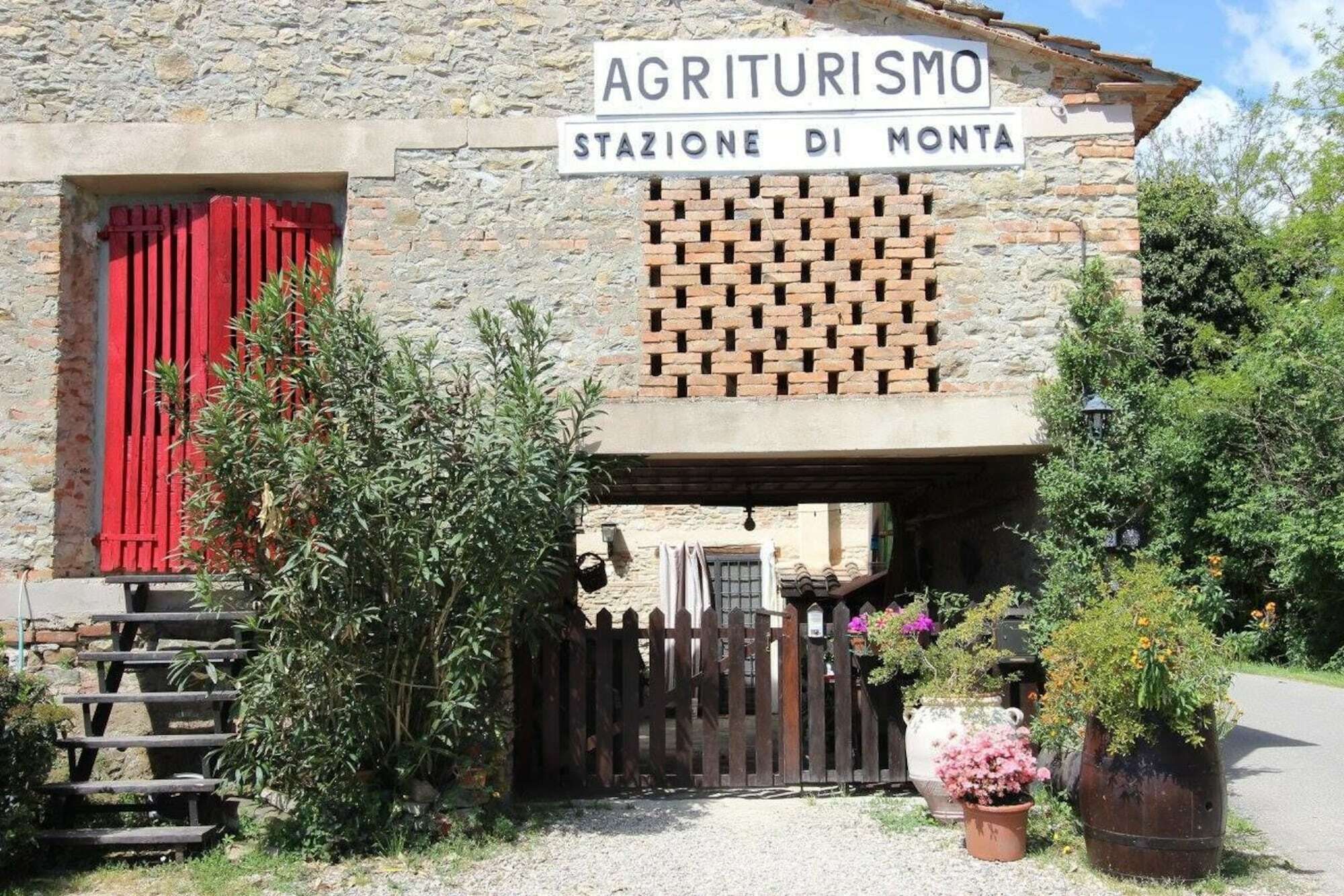 Agriturismo Stazione Di Monta Vicchio Exterior foto